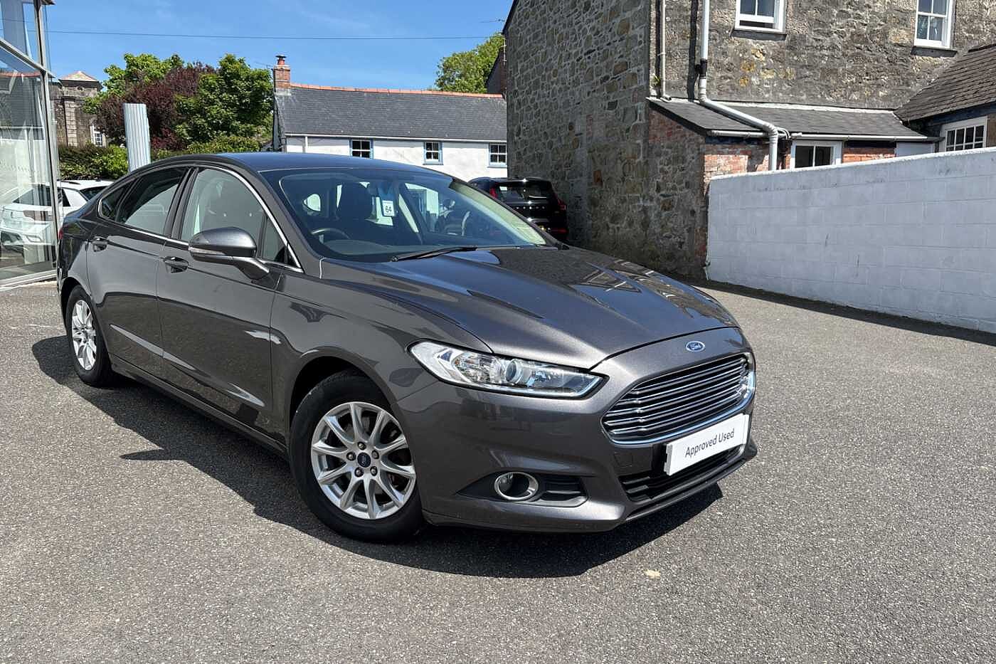 Main listing image - Ford Mondeo
