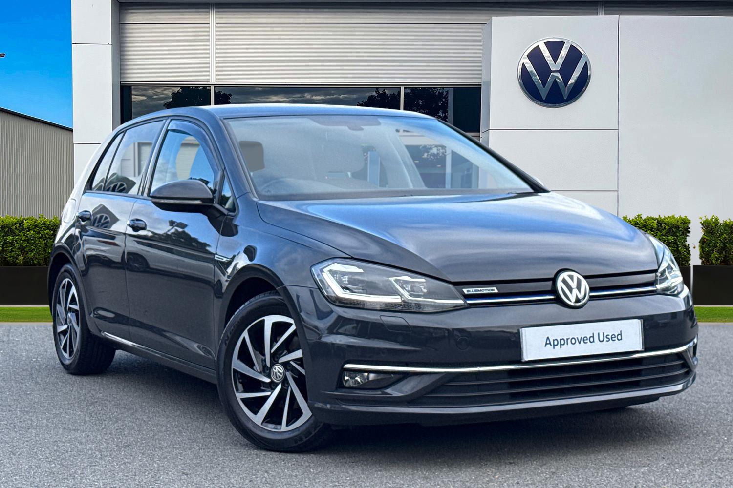 Main listing image - Volkswagen Golf