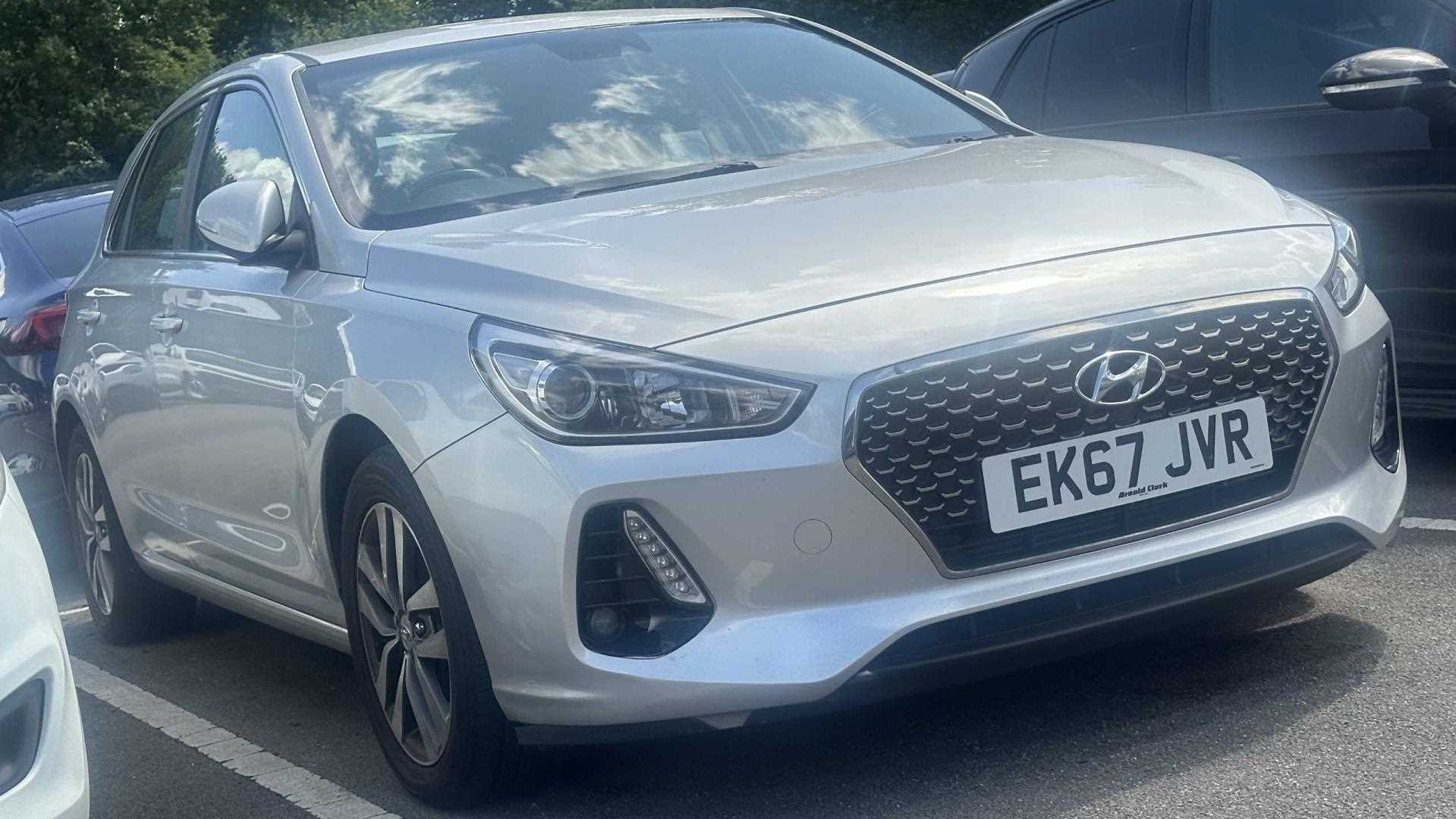 Main listing image - Hyundai i30