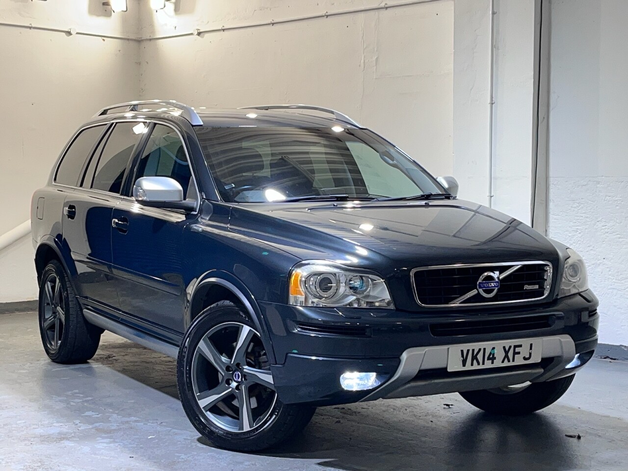 Main listing image - Volvo XC90