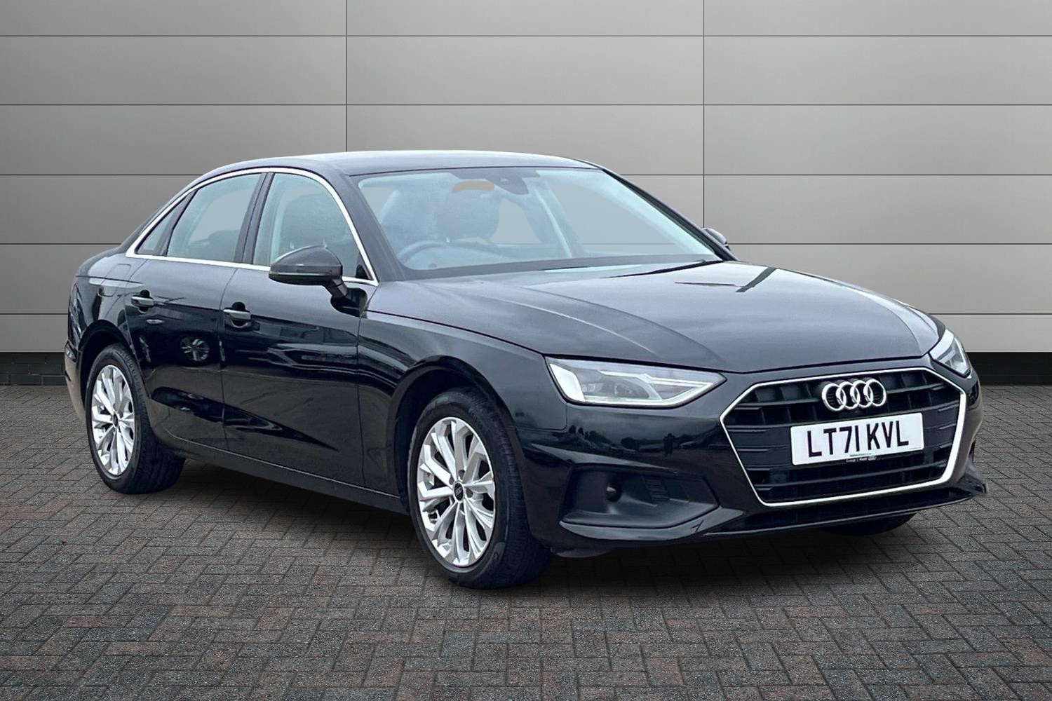 Main listing image - Audi A4