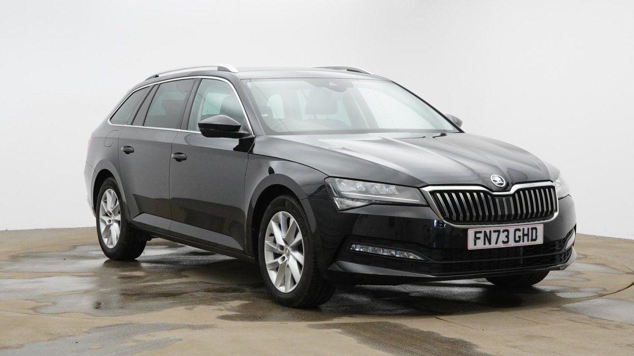 Main listing image - Skoda Superb Estate