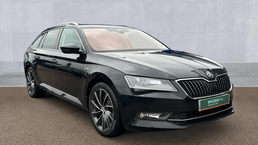 Main listing image - Skoda Superb Estate