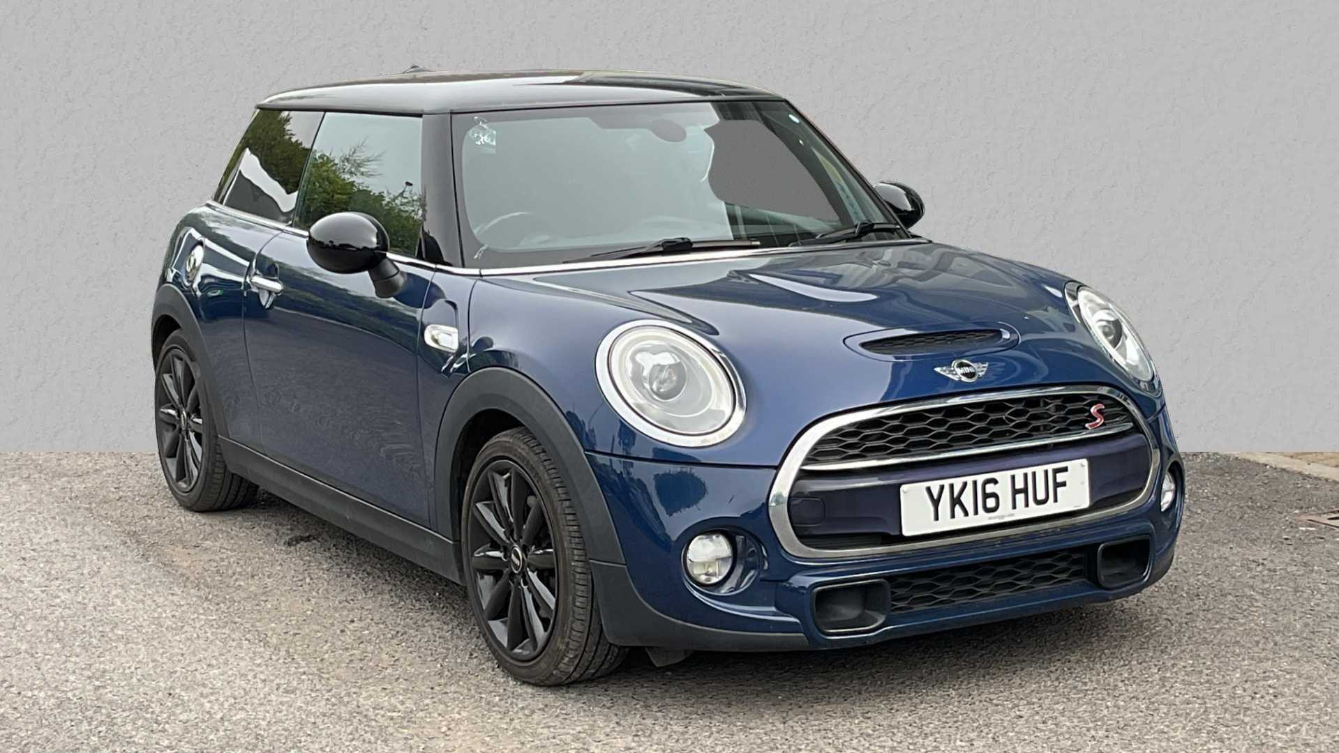 Main listing image - MINI Hatchback