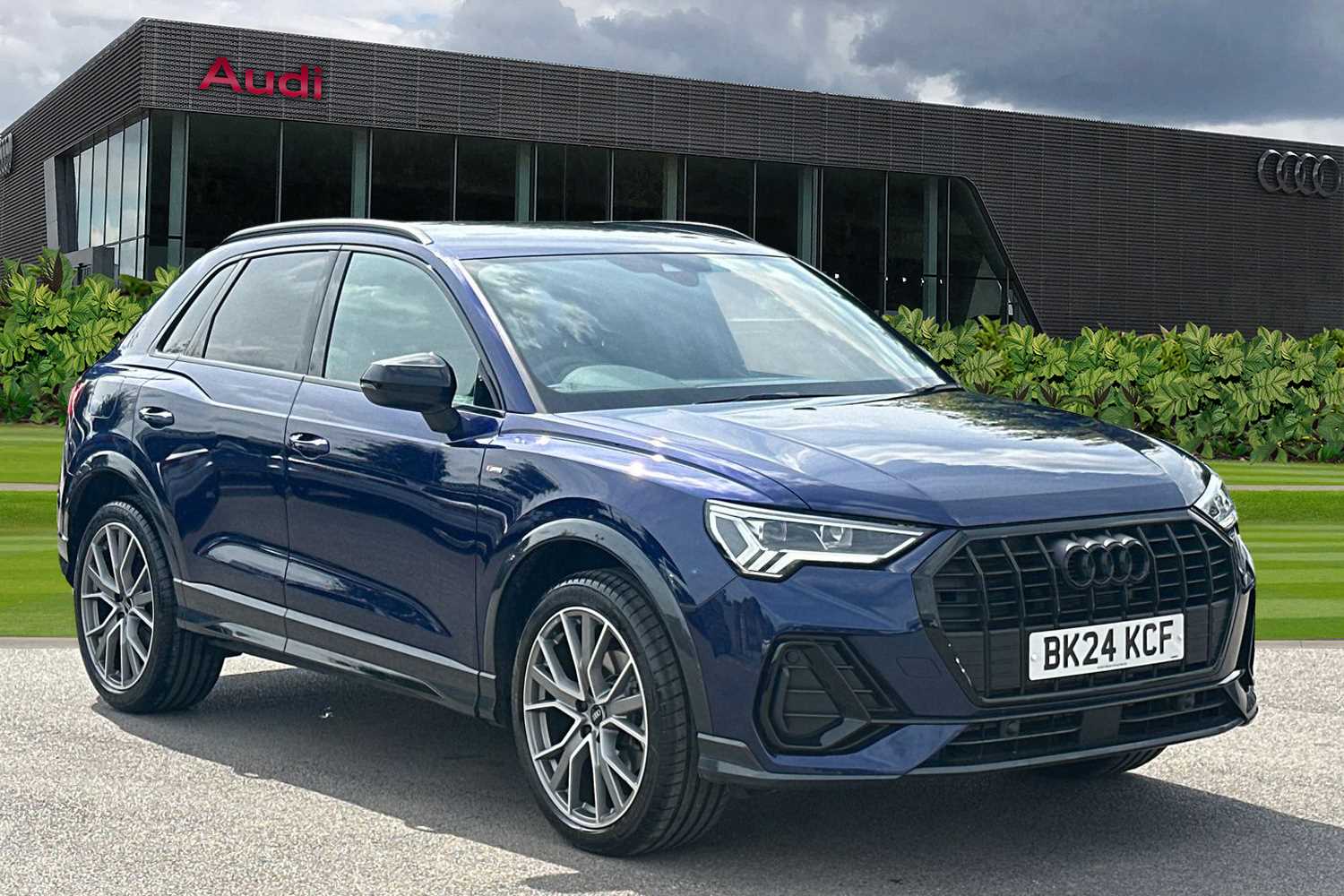 Main listing image - Audi Q3