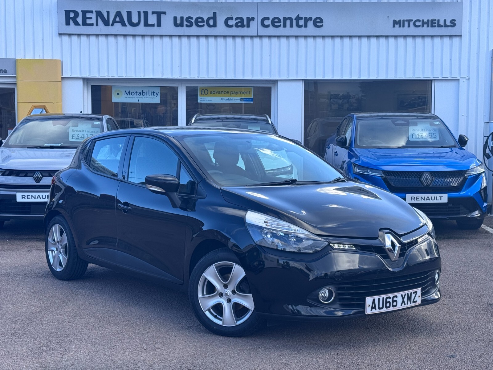 Main listing image - Renault Clio