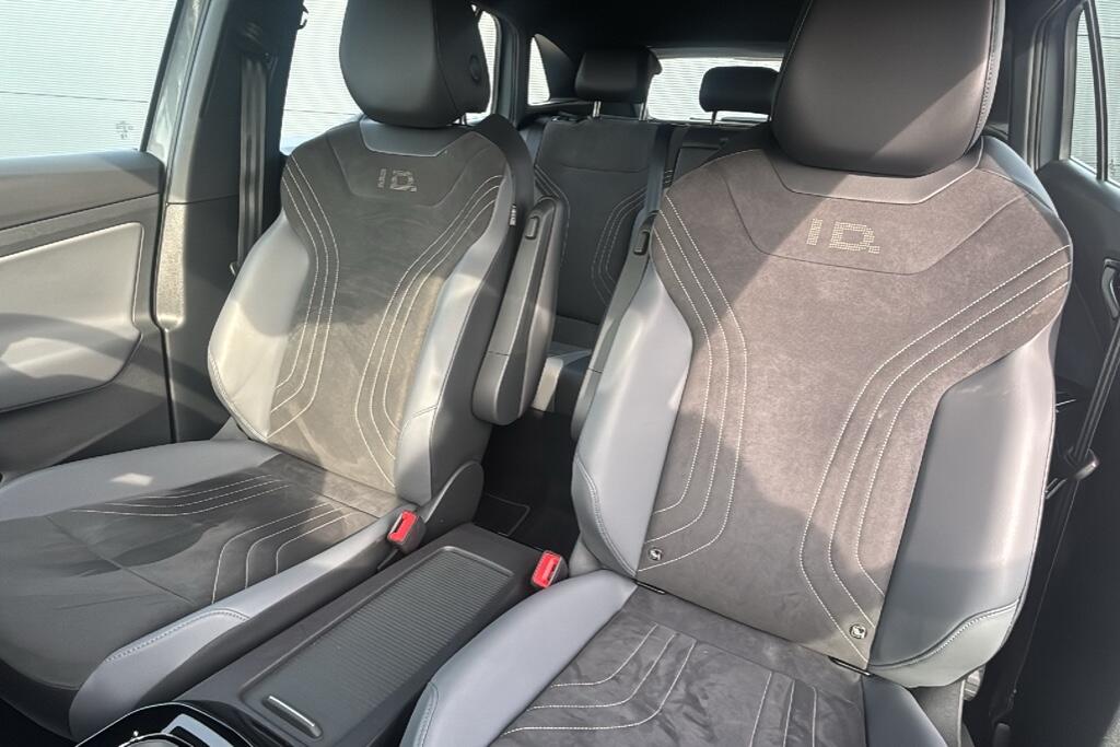 Main listing image - Volkswagen ID.4