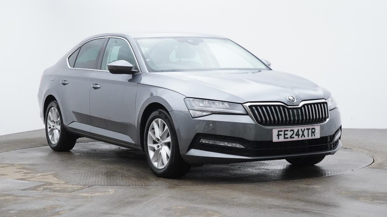 Main listing image - Skoda Superb