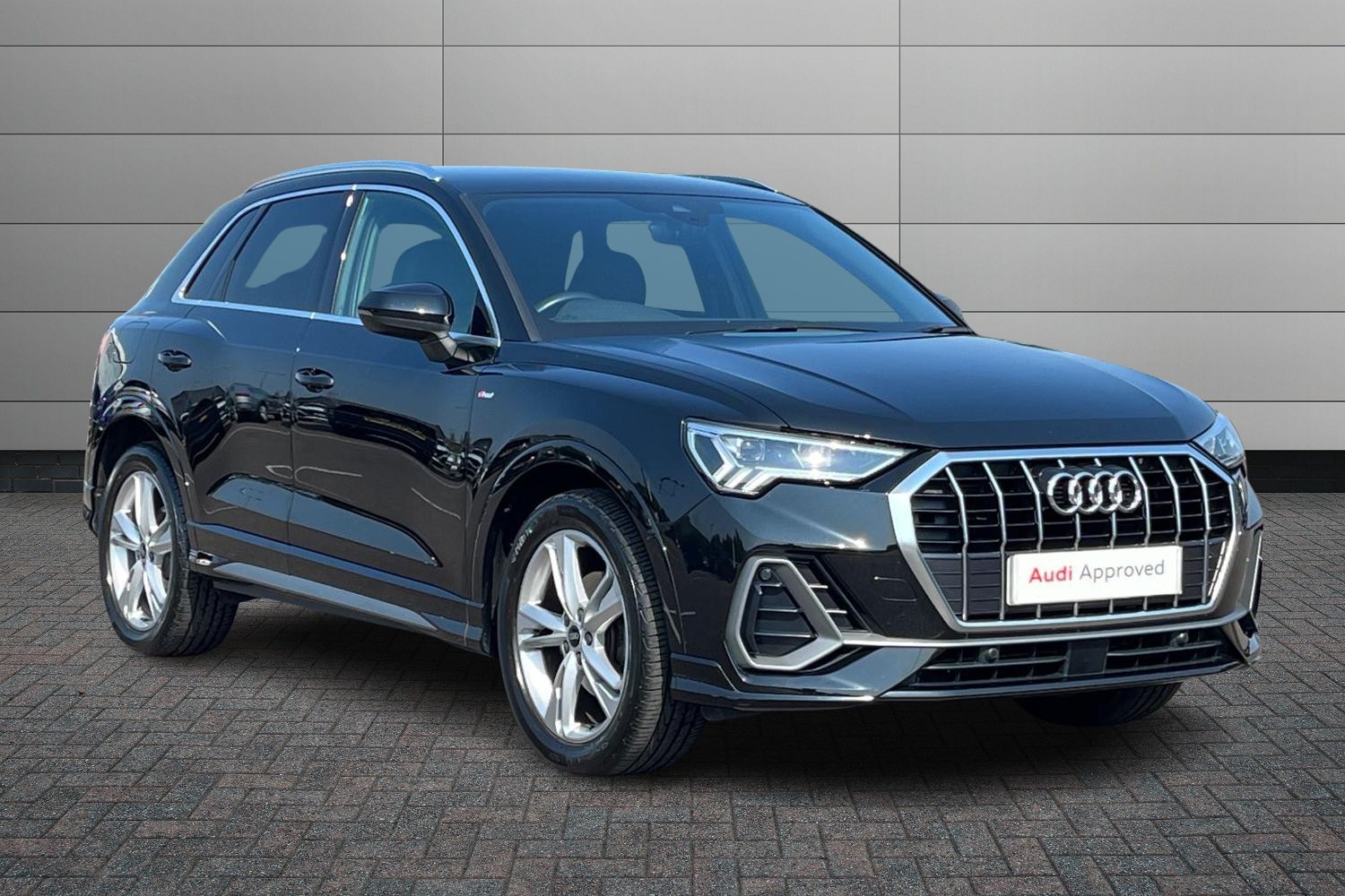 Main listing image - Audi Q3