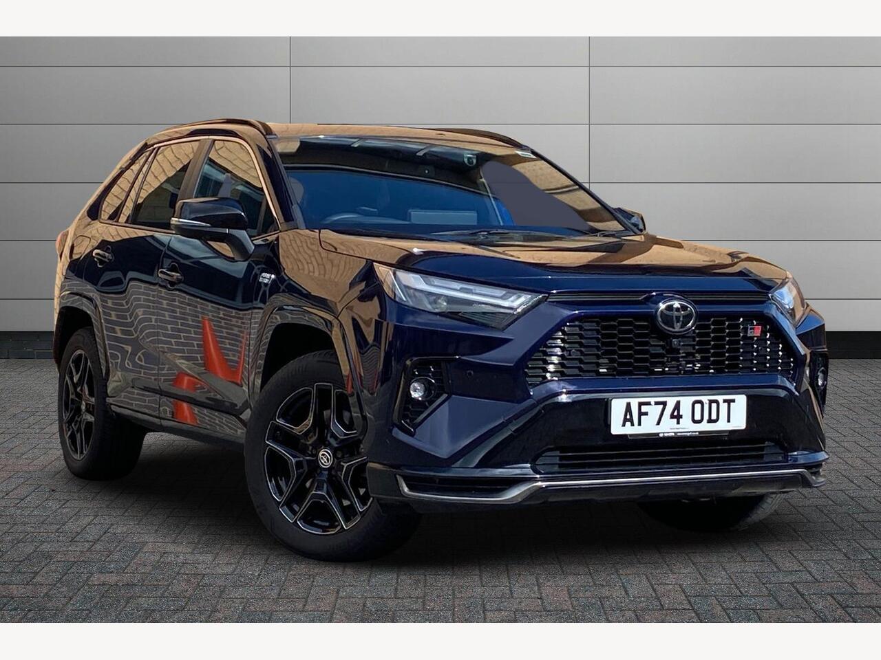 Main listing image - Toyota RAV4
