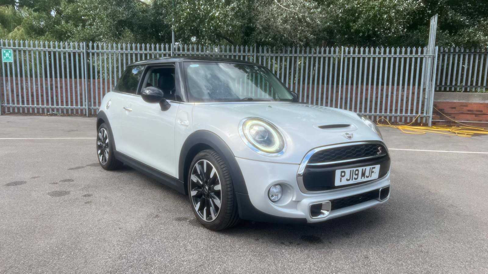 Main listing image - MINI Hatchback