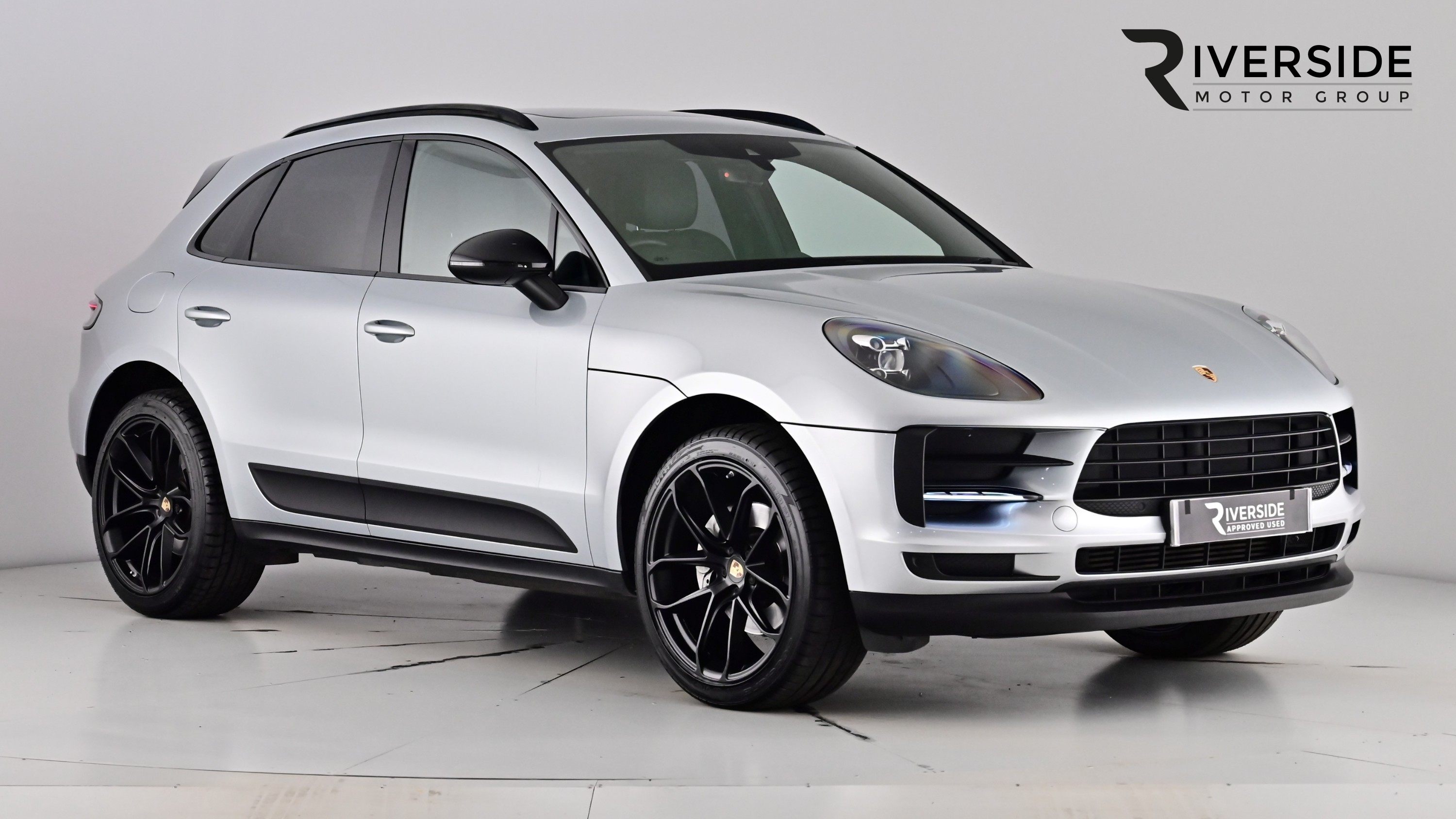 Main listing image - Porsche Macan