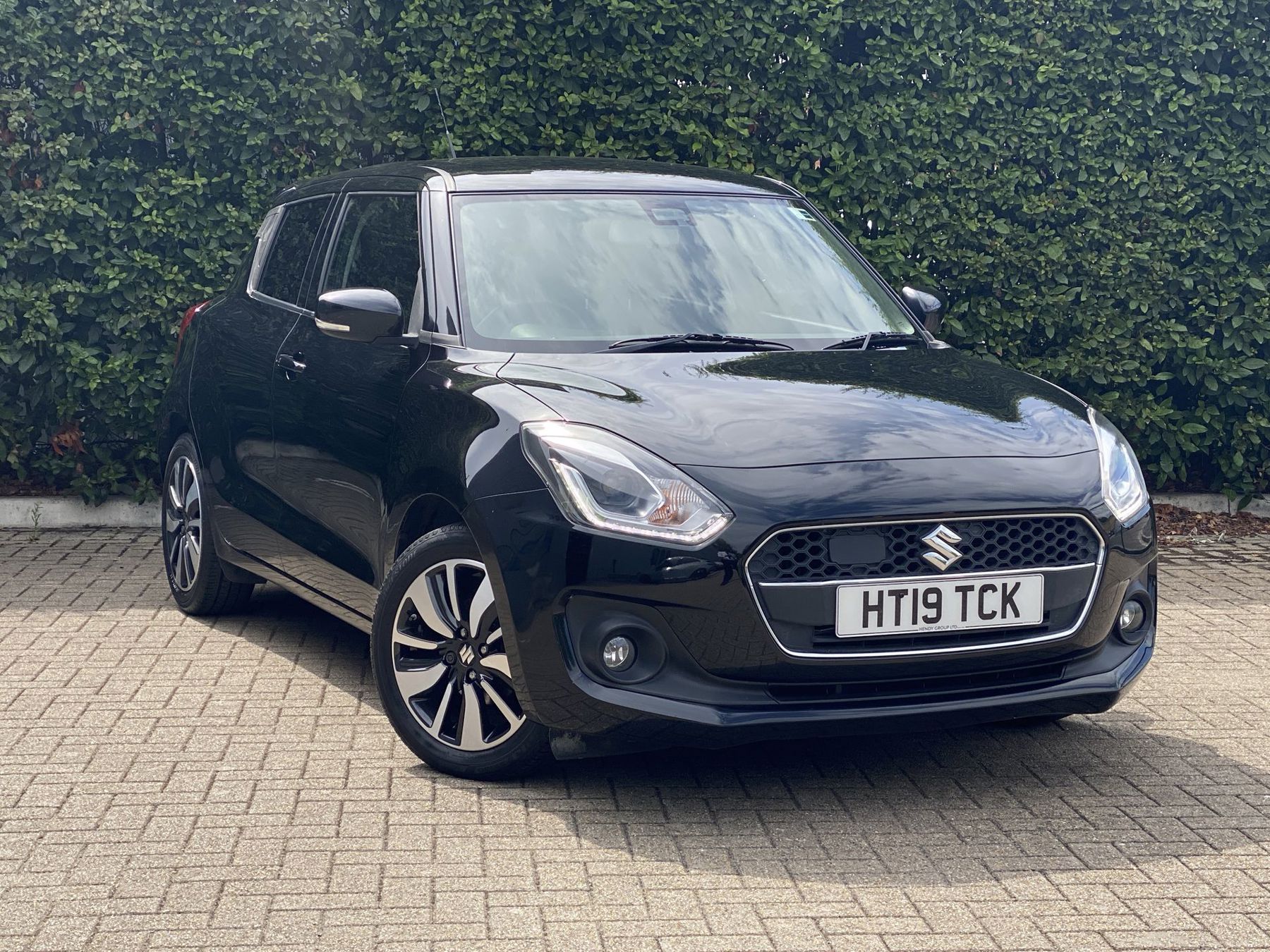 Main listing image - Suzuki Swift