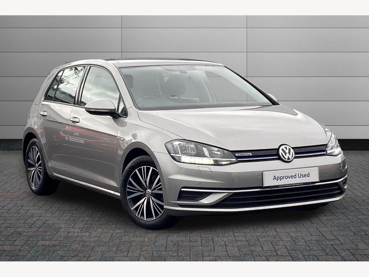 Main listing image - Volkswagen Golf