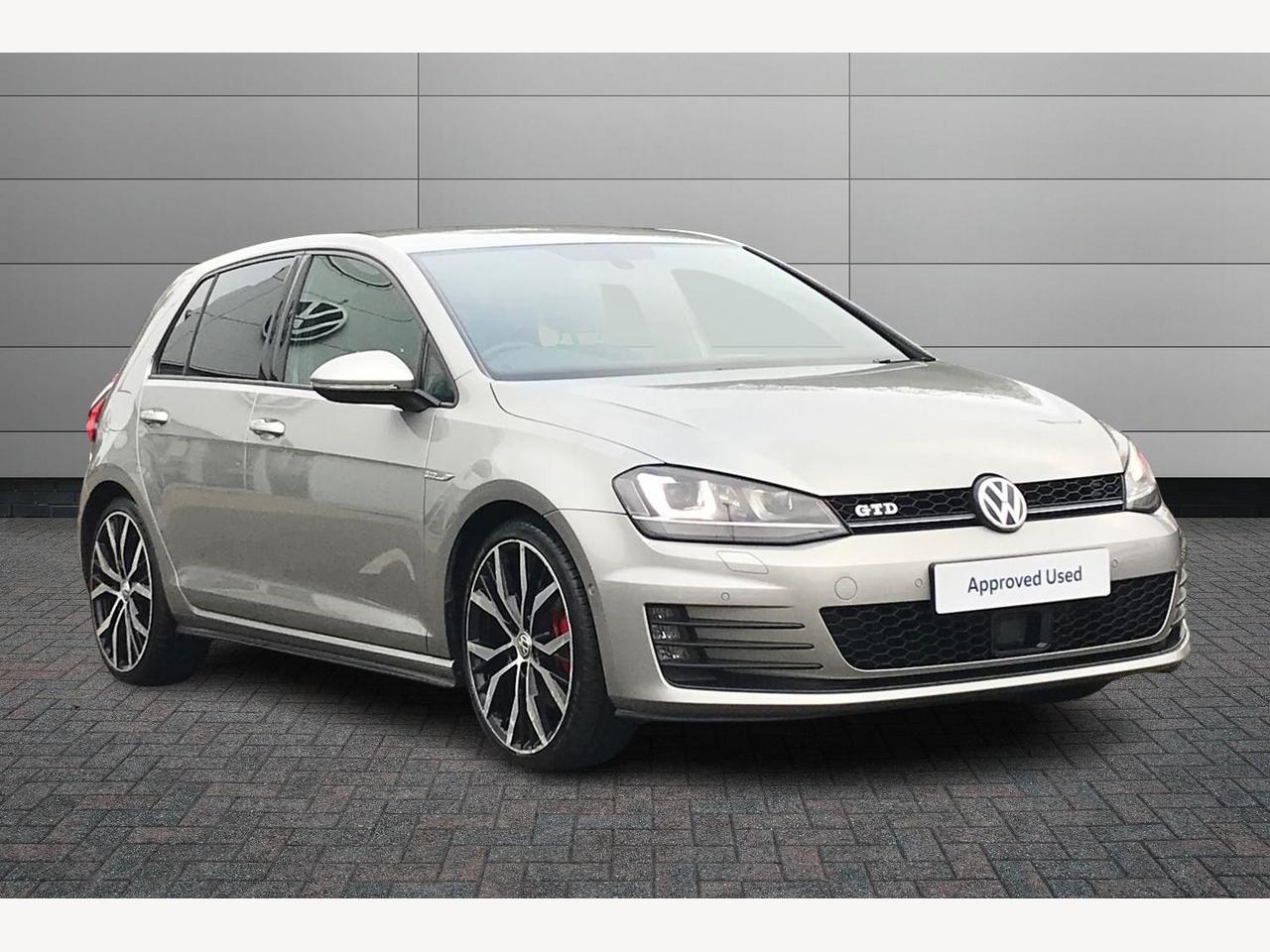 Main listing image - Volkswagen Golf