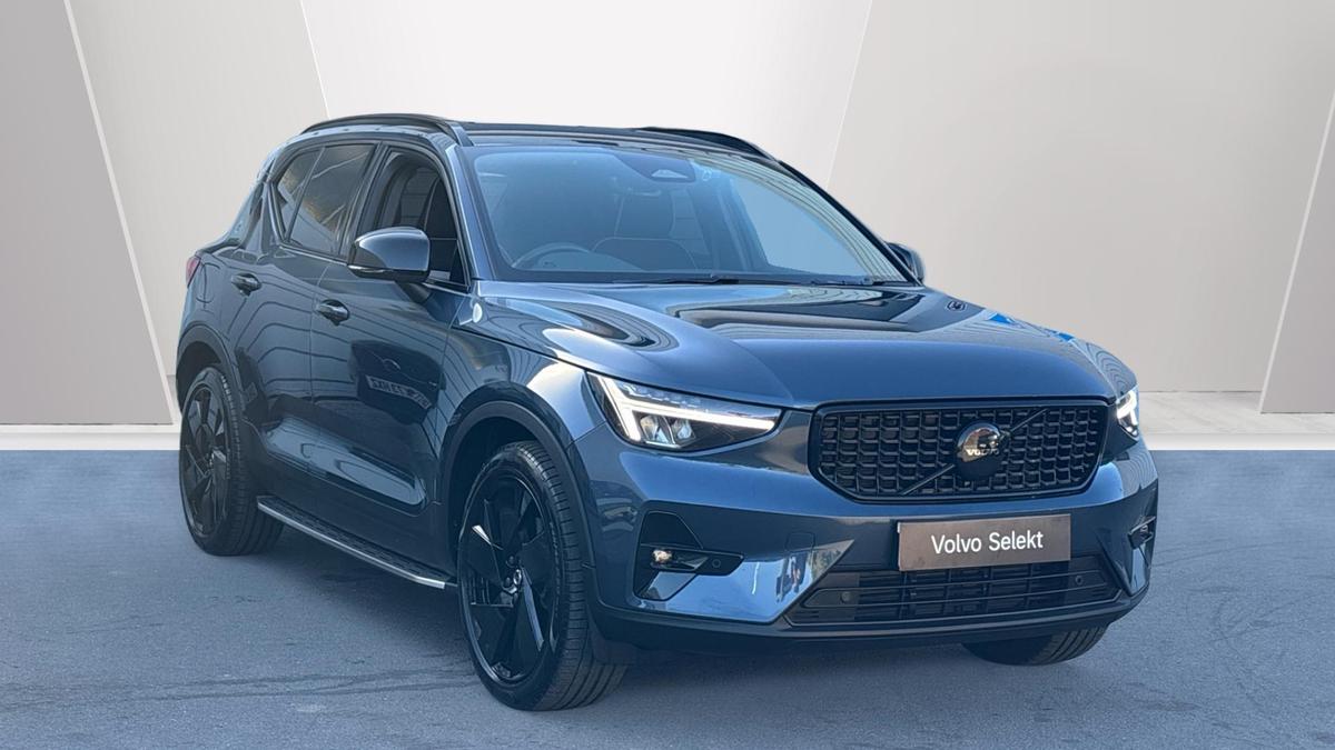 Main listing image - Volvo XC40