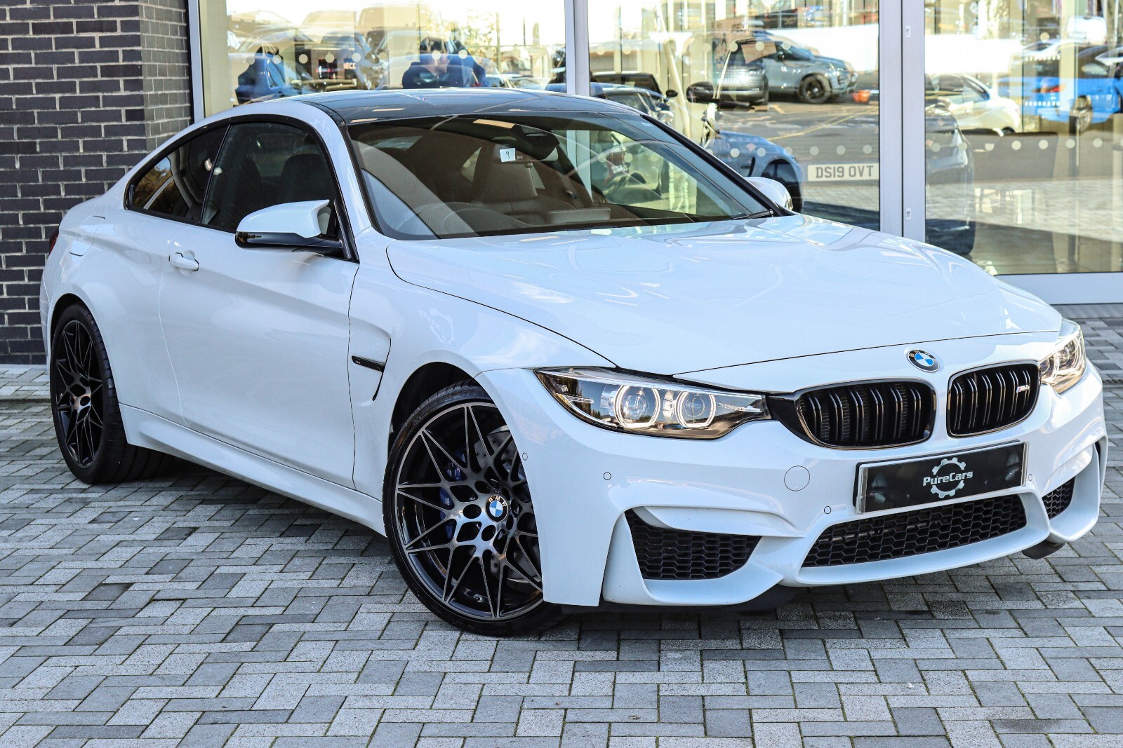 Main listing image - BMW M4