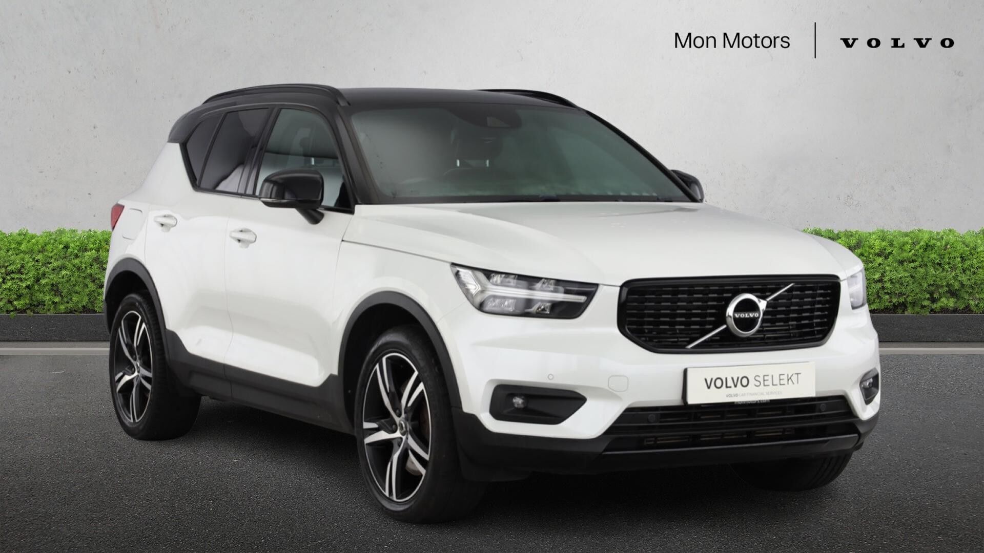 Main listing image - Volvo XC40