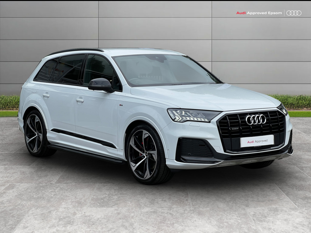 Main listing image - Audi Q7
