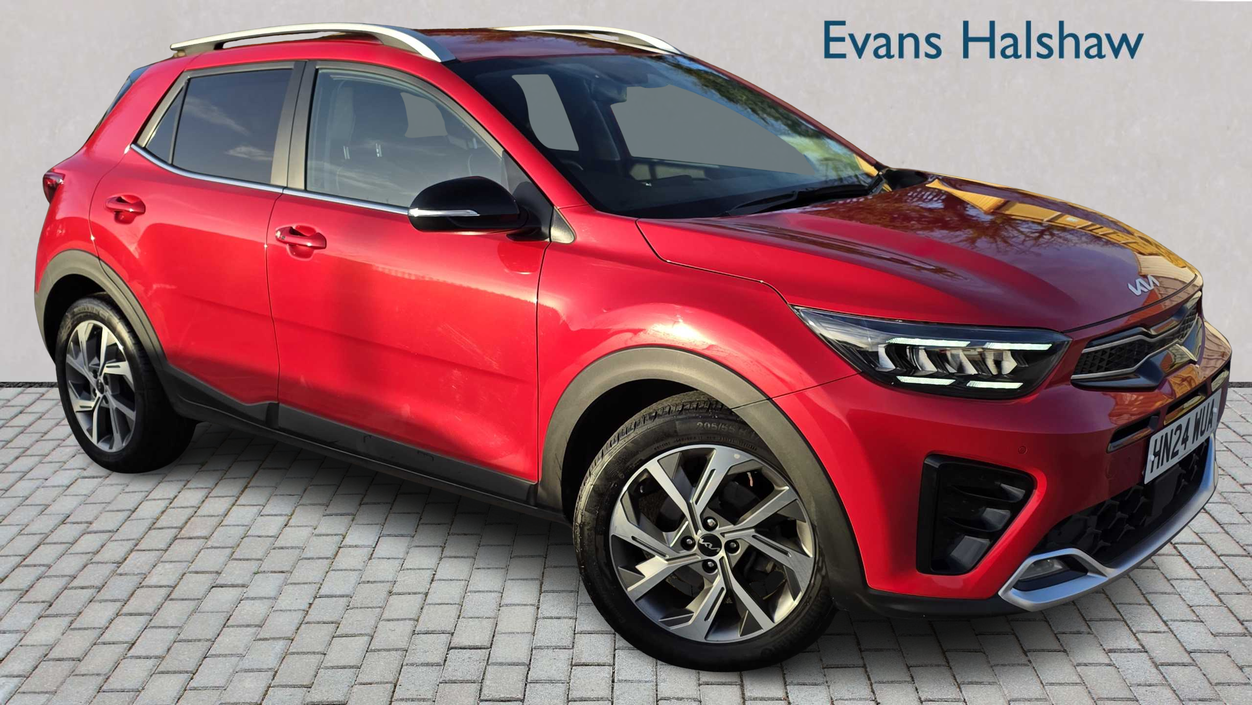 Main listing image - Kia Stonic