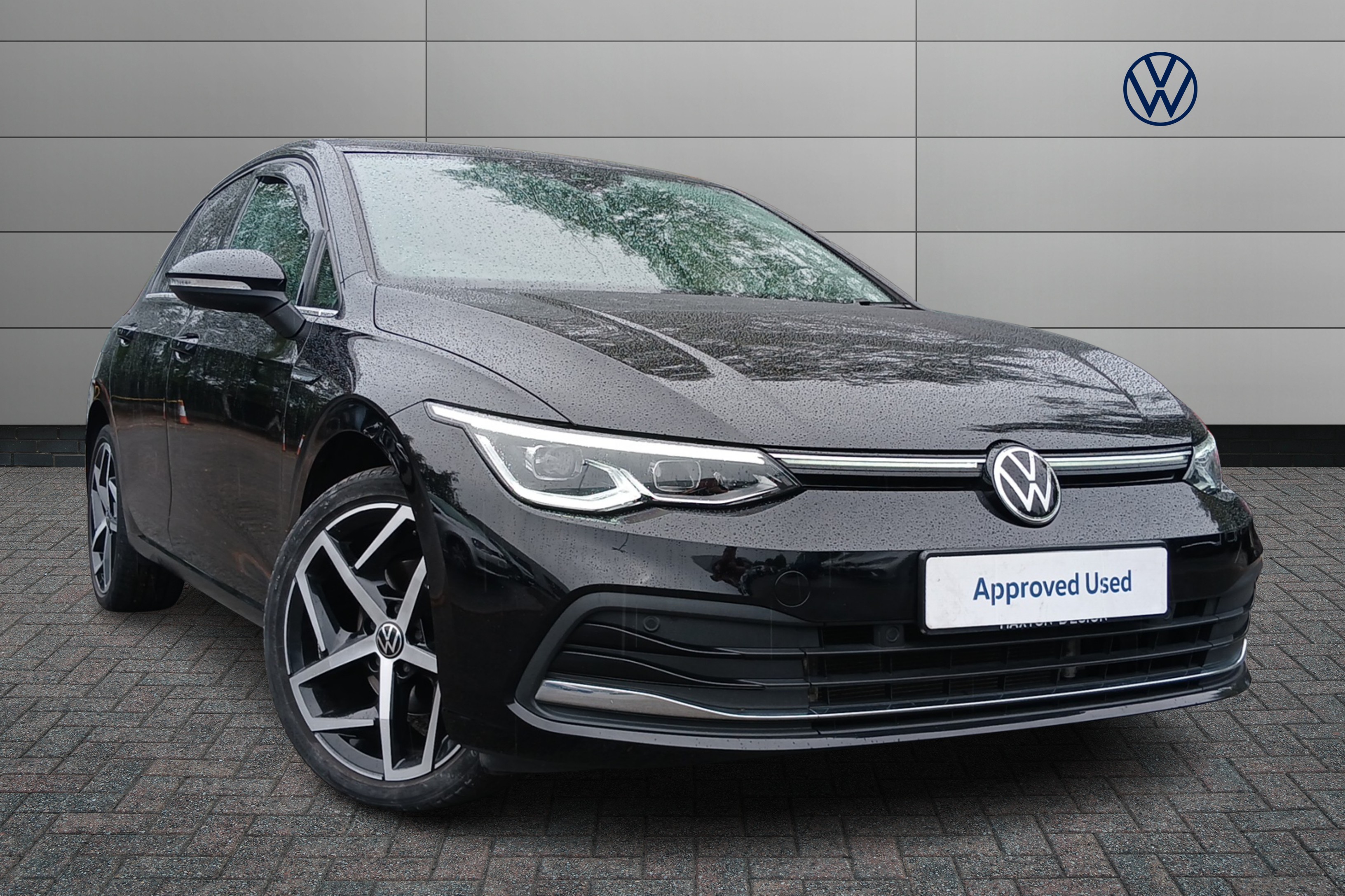 Main listing image - Volkswagen Golf