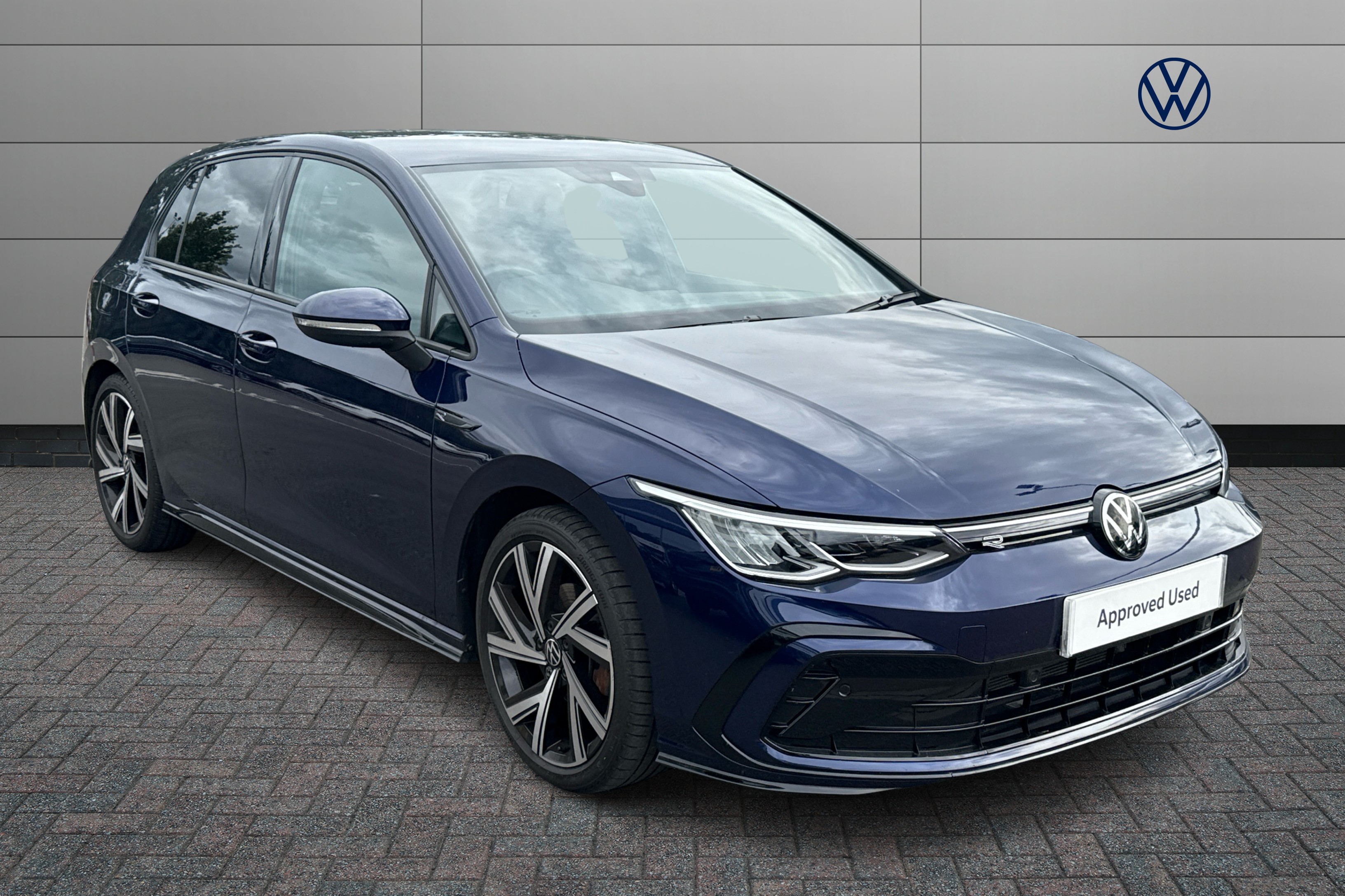 Main listing image - Volkswagen Golf