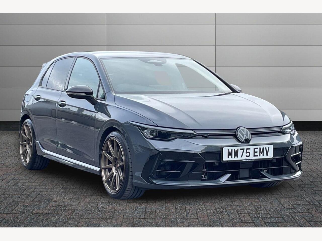 Main listing image - Volkswagen Golf