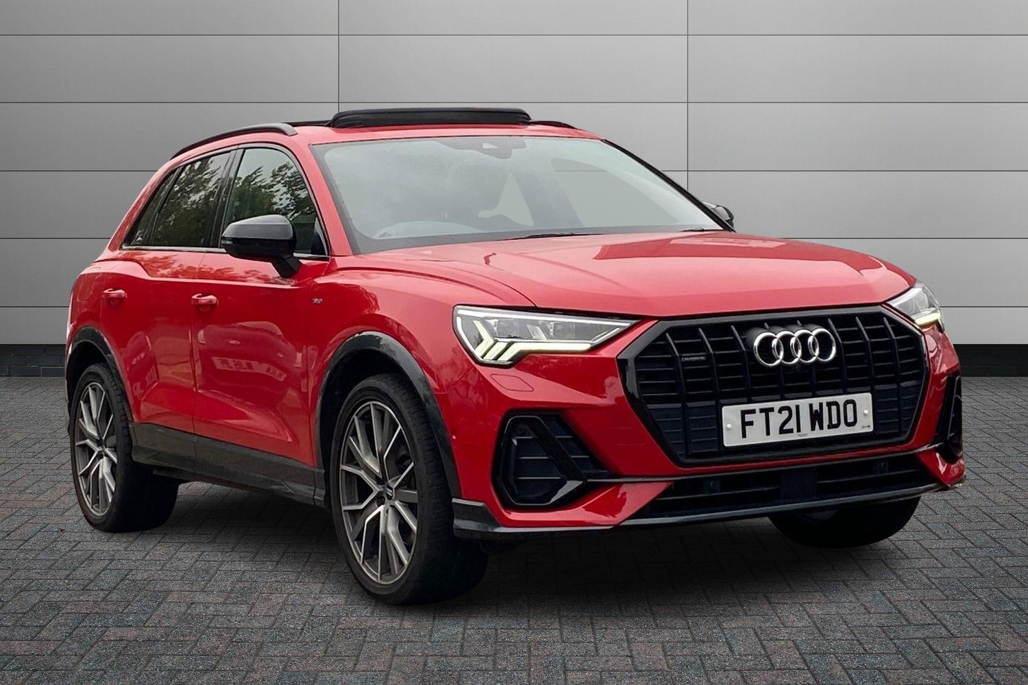 Main listing image - Audi Q3