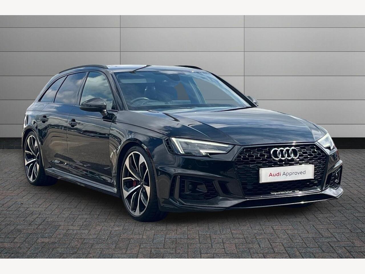 Main listing image - Audi RS4