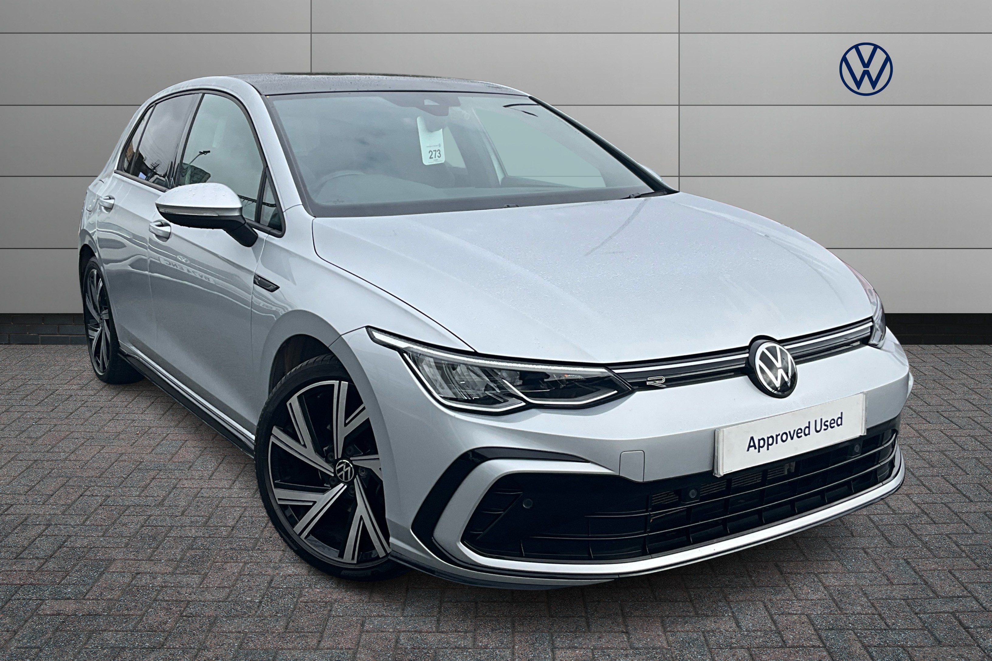 Main listing image - Volkswagen Golf