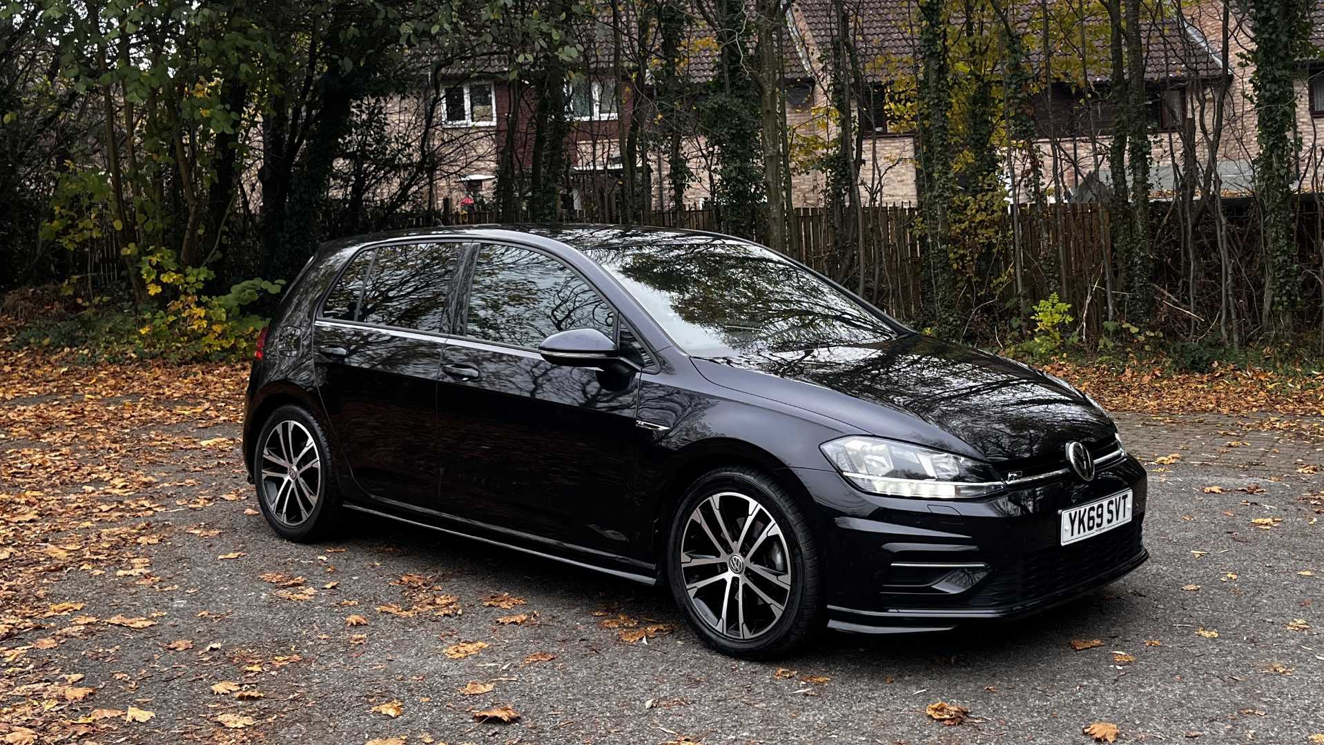 Main listing image - Volkswagen Golf