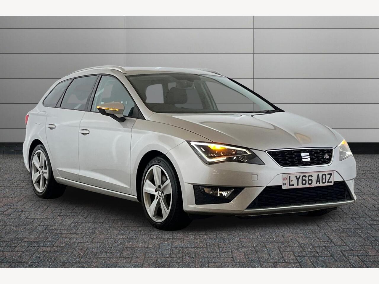 Main listing image - SEAT Leon ST