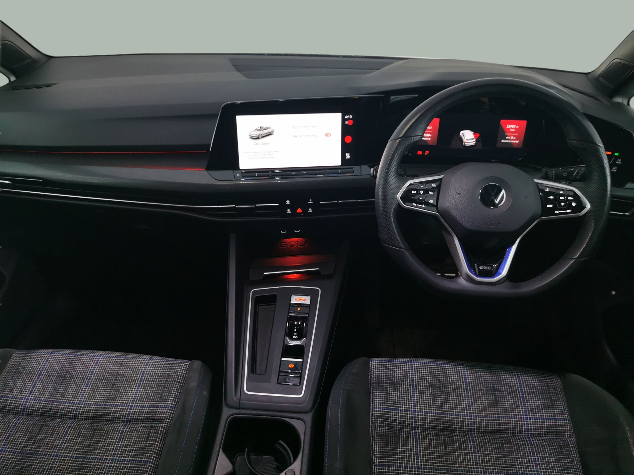 Main listing image - Volkswagen Golf GTE