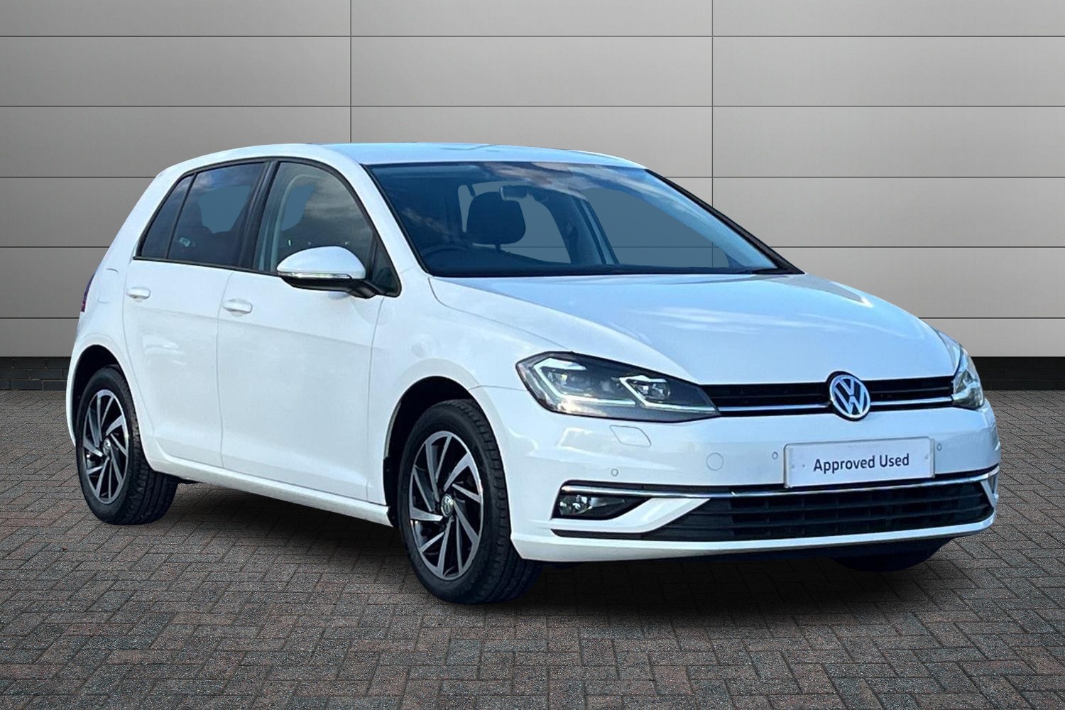 Main listing image - Volkswagen Golf