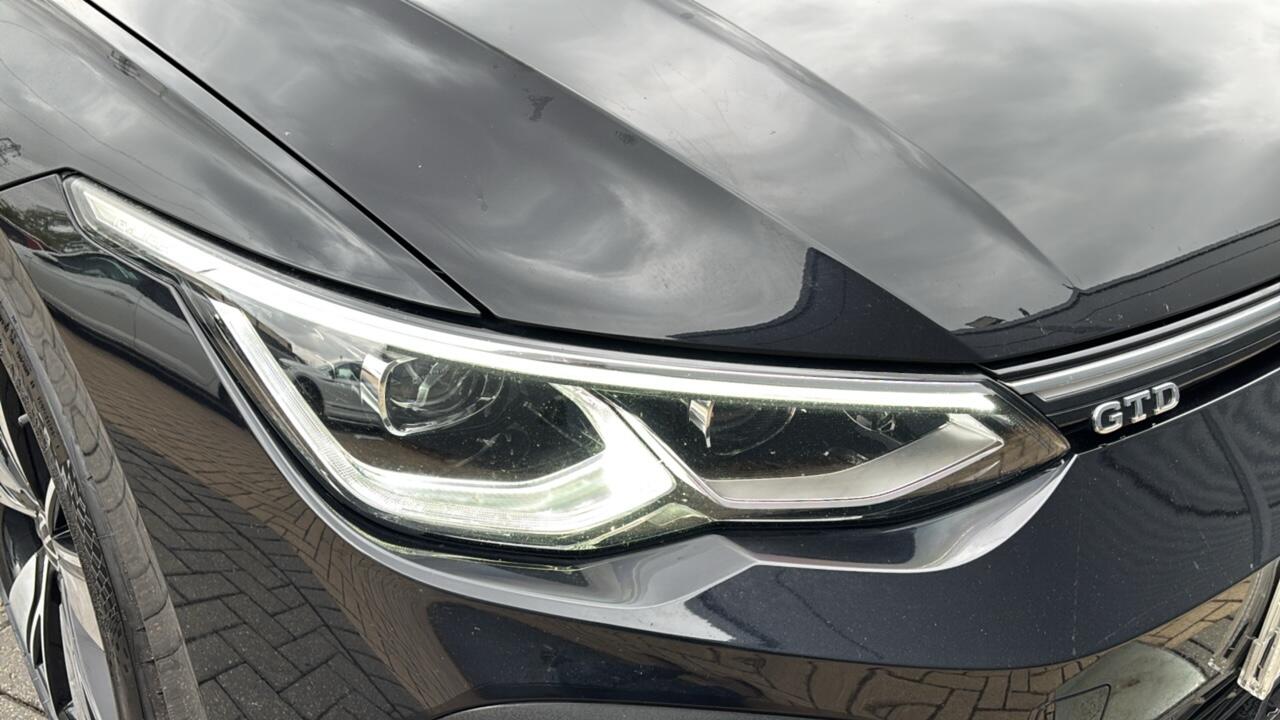 Main listing image - Volkswagen Golf