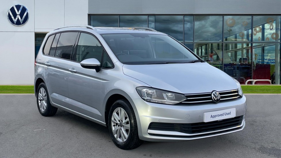 Main listing image - Volkswagen Touran