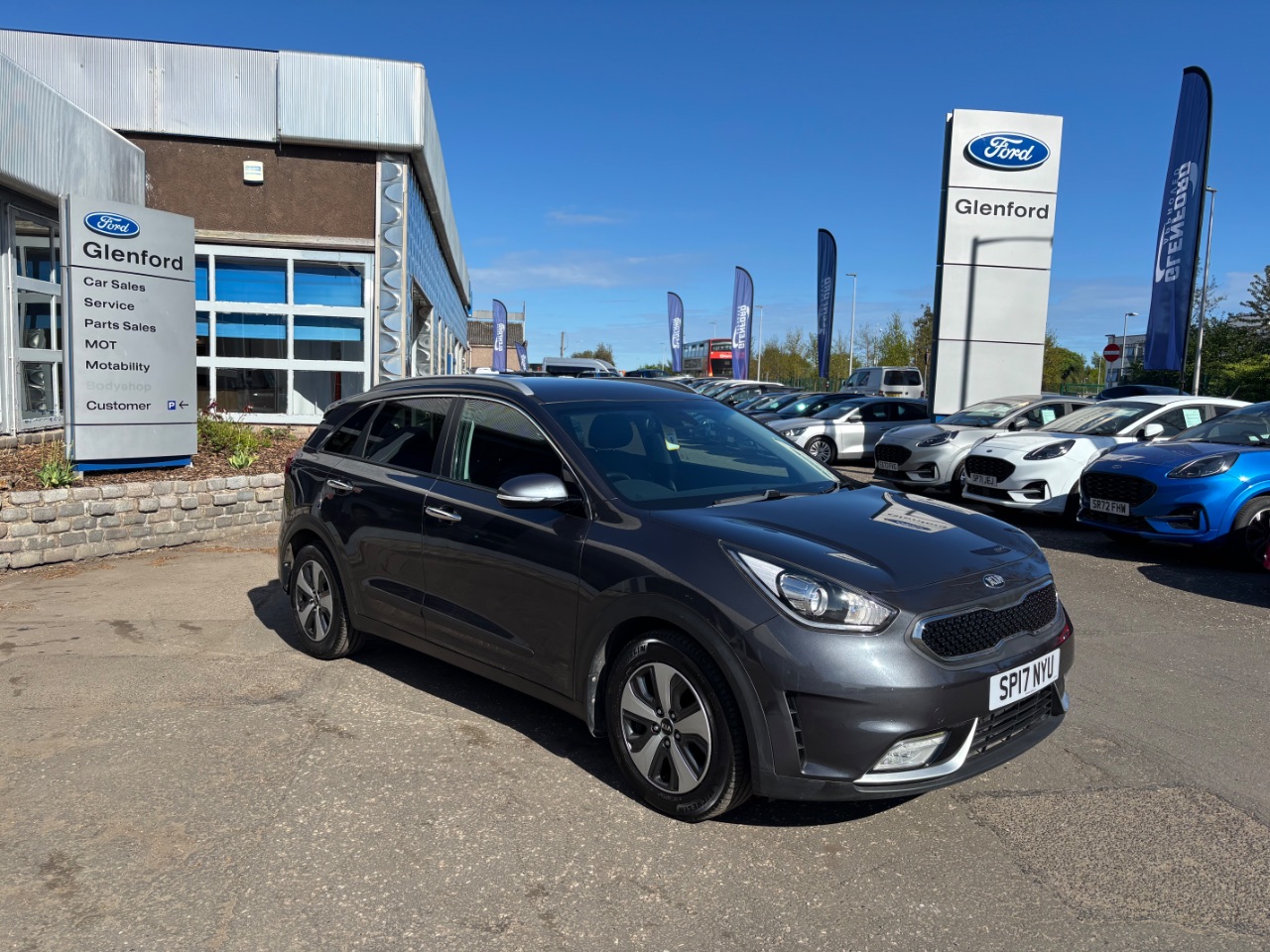 Main listing image - Kia Niro