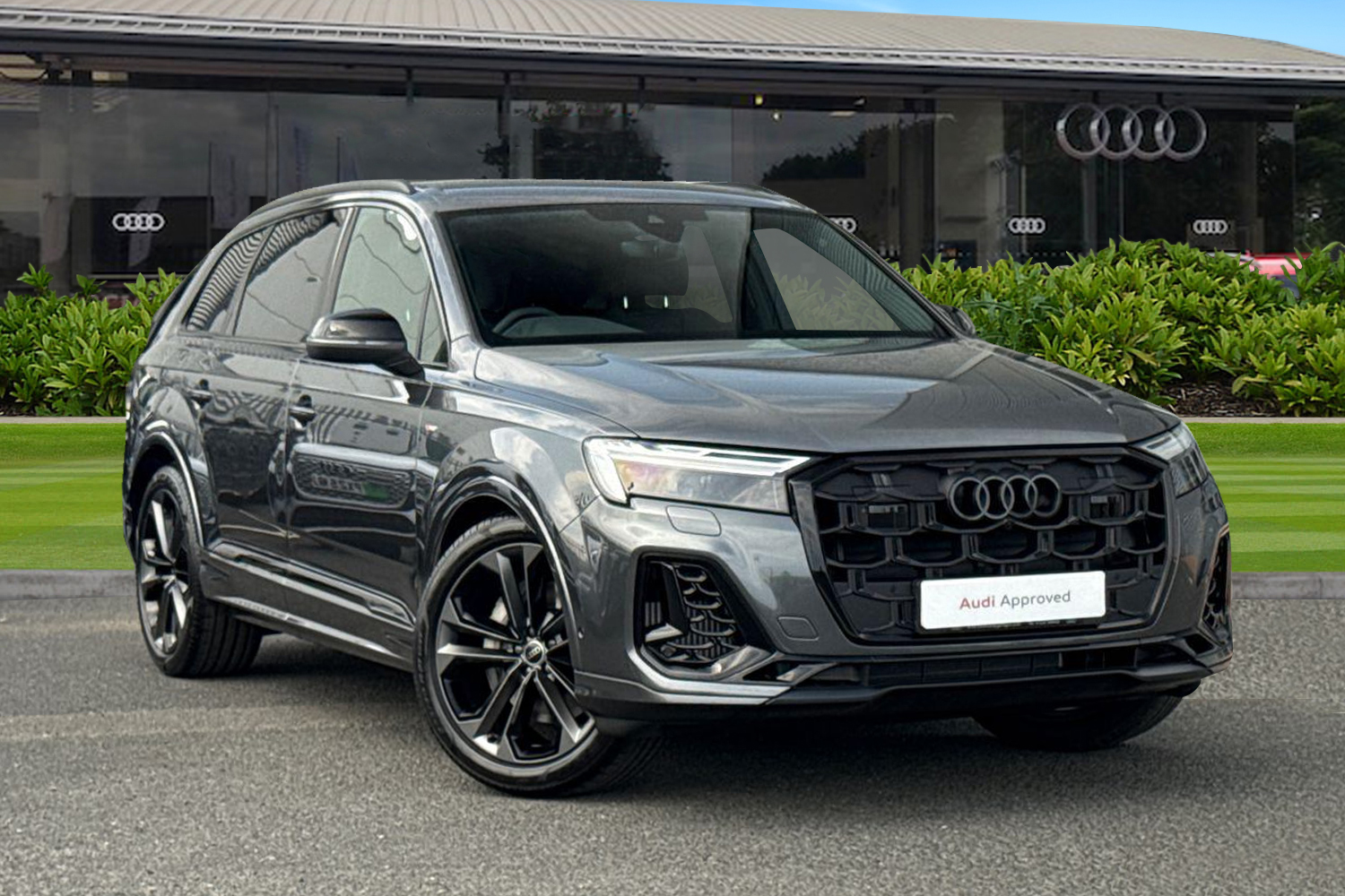 Main listing image - Audi Q7