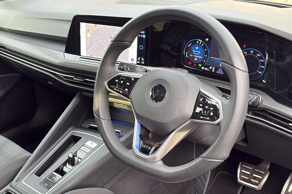 Main listing image - Volkswagen Golf GTE