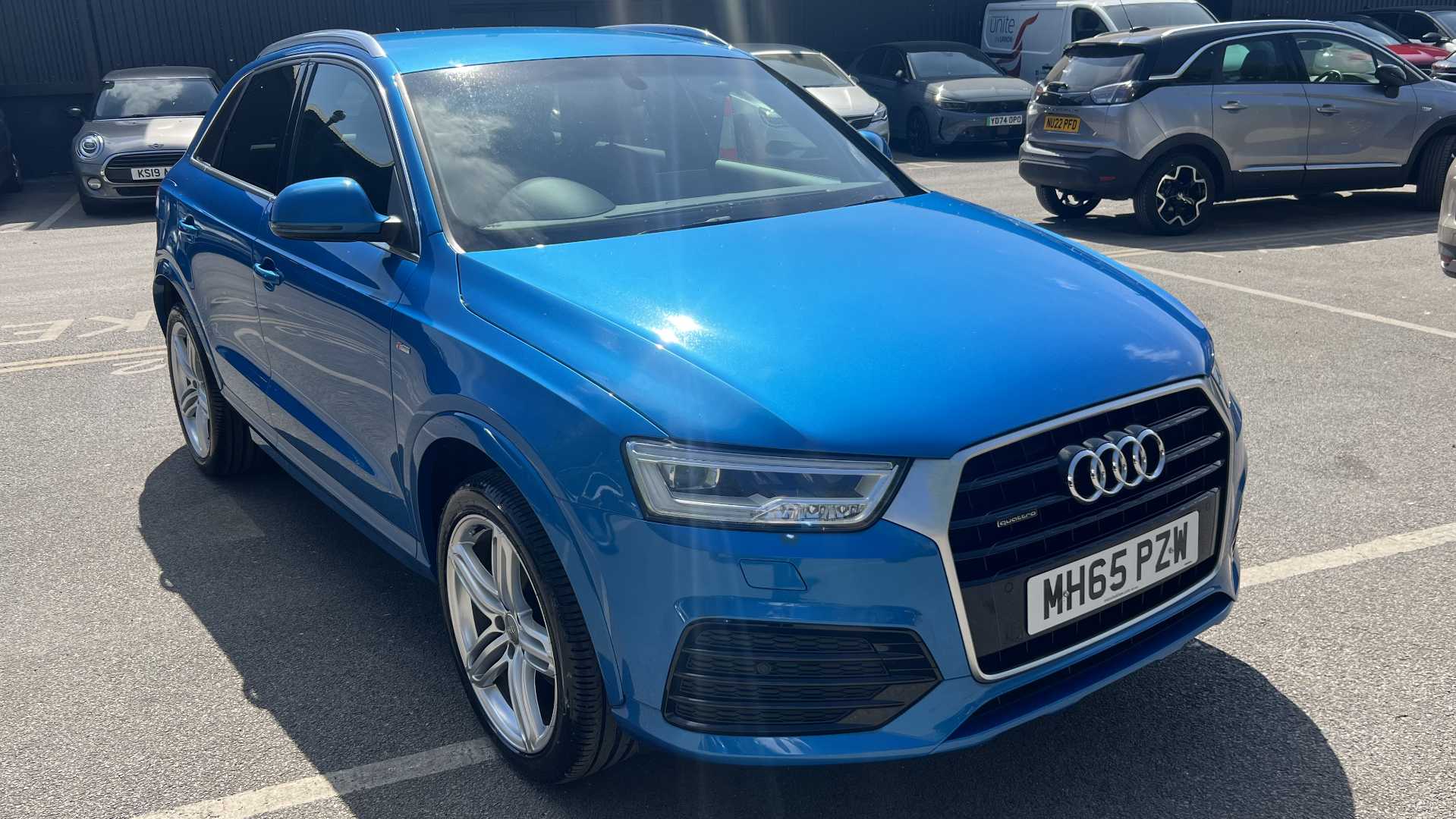 Main listing image - Audi Q3