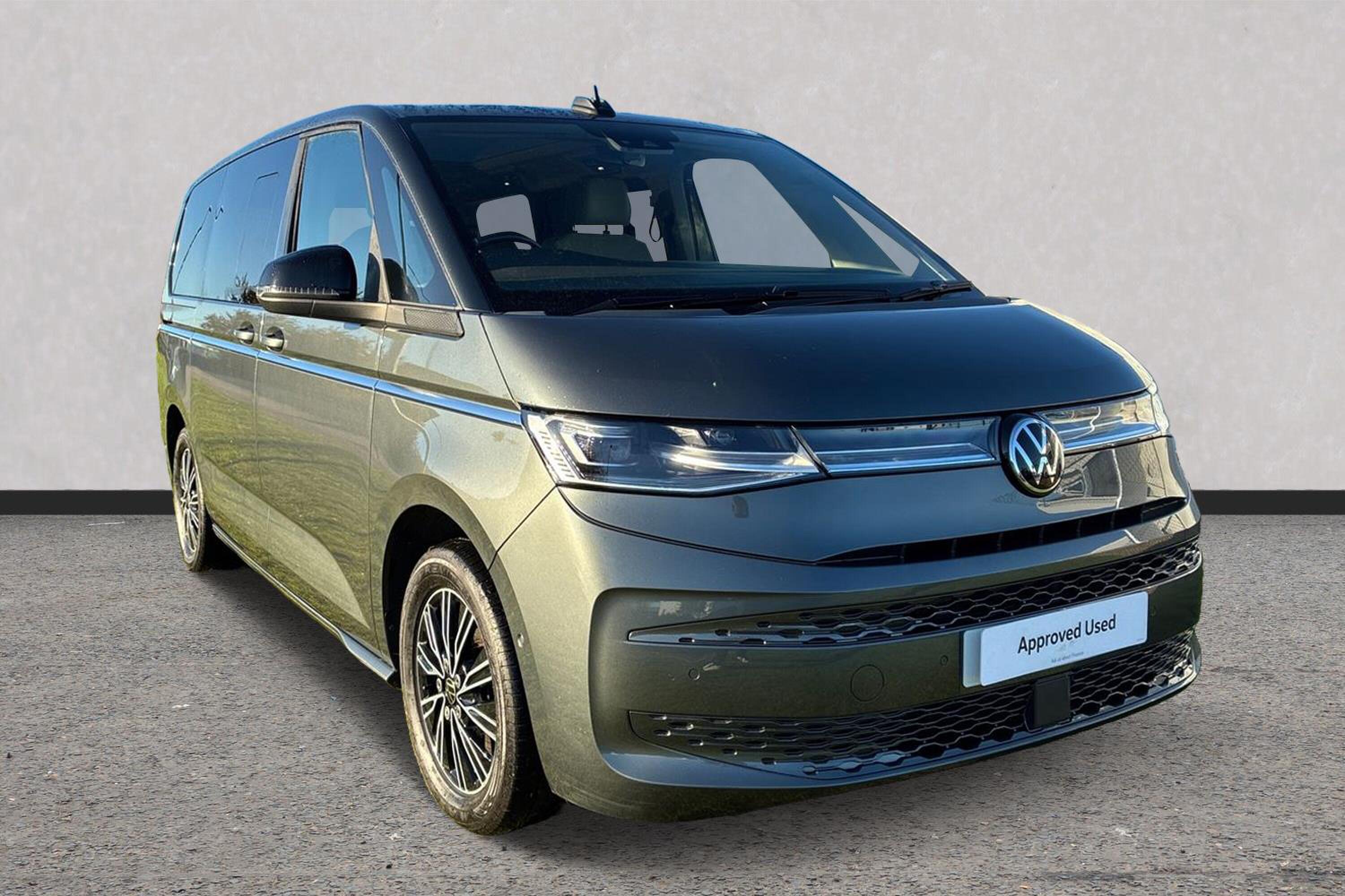 Main listing image - Volkswagen Multivan