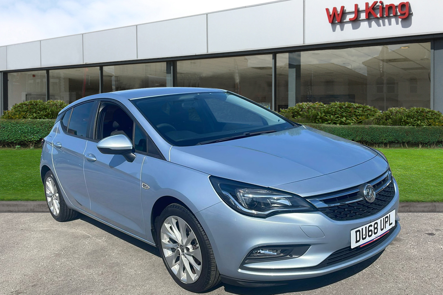Main listing image - Vauxhall Astra