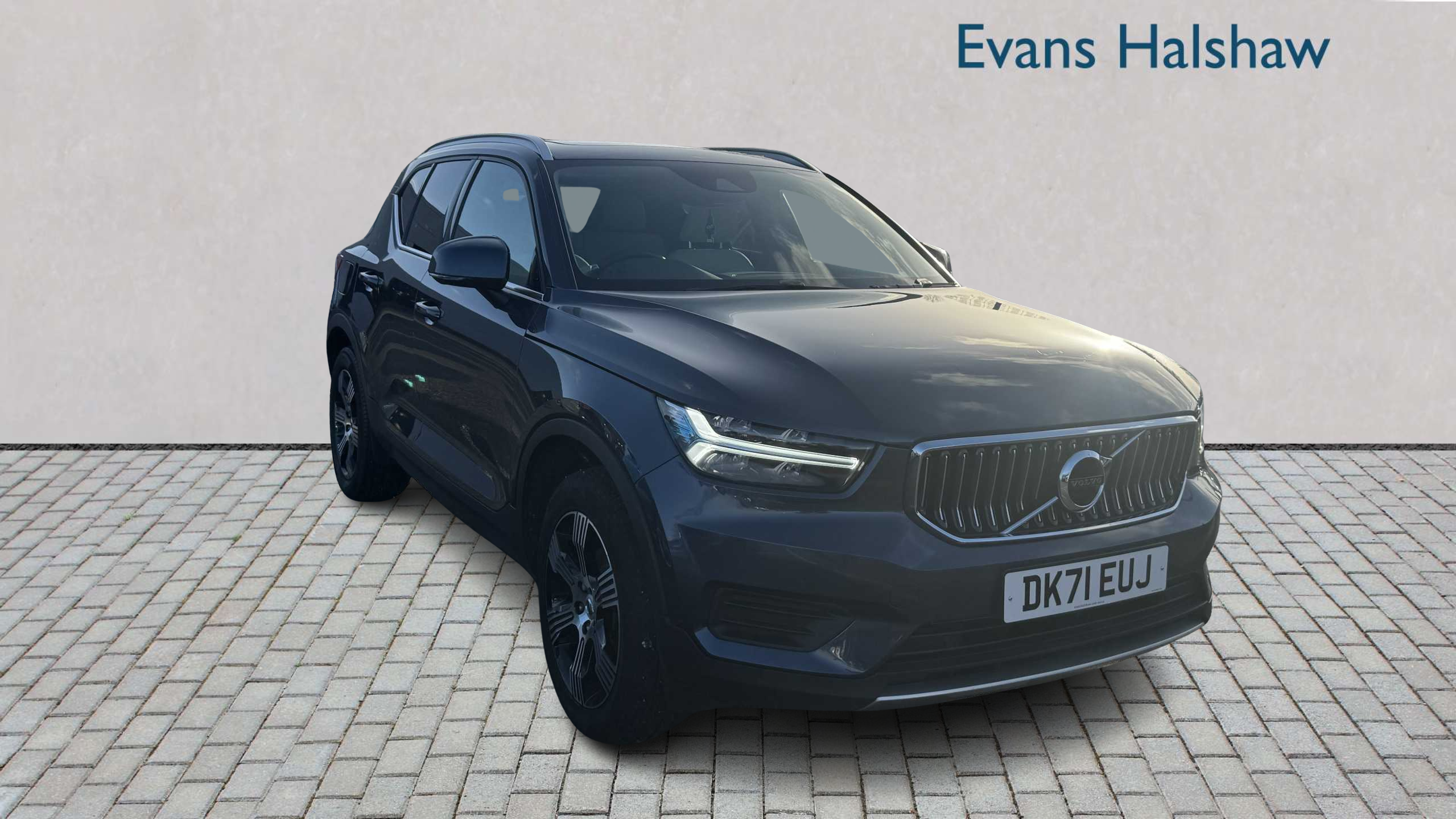 Main listing image - Volvo XC40