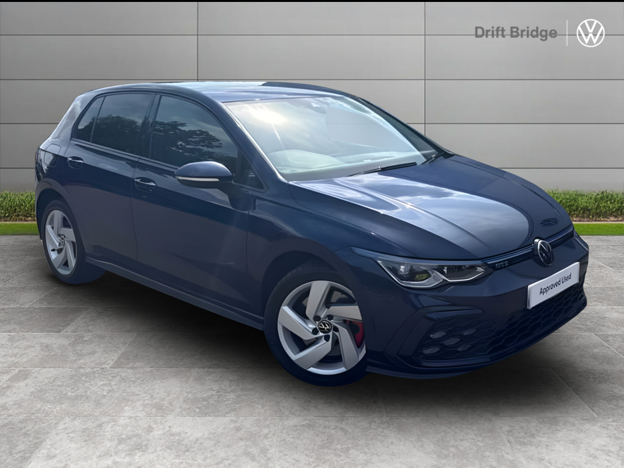 Main listing image - Volkswagen Golf GTE
