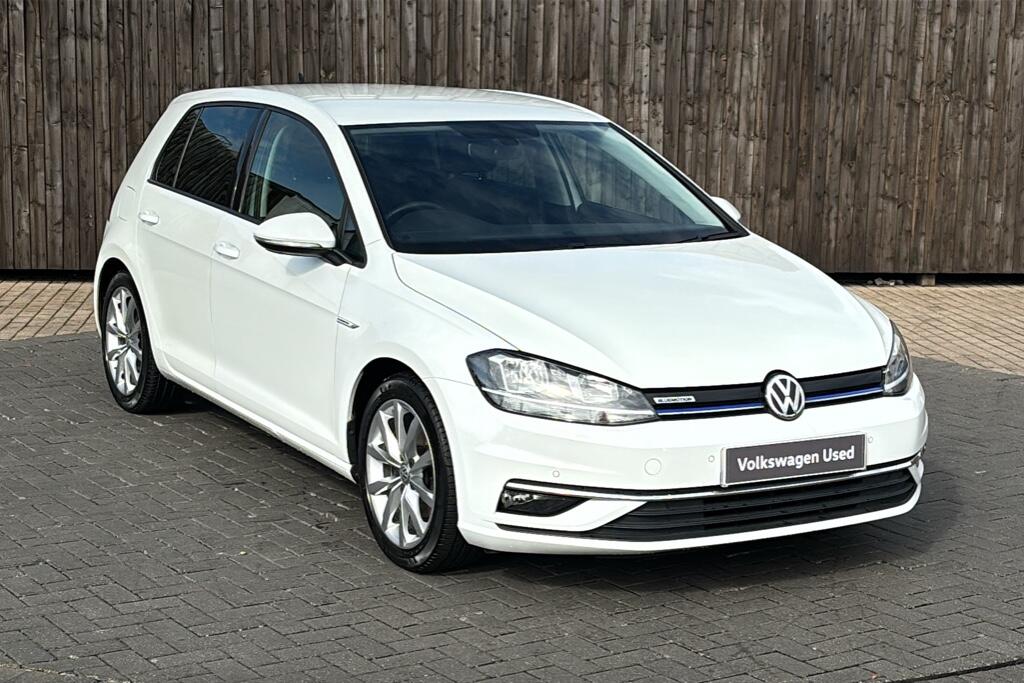 Main listing image - Volkswagen Golf