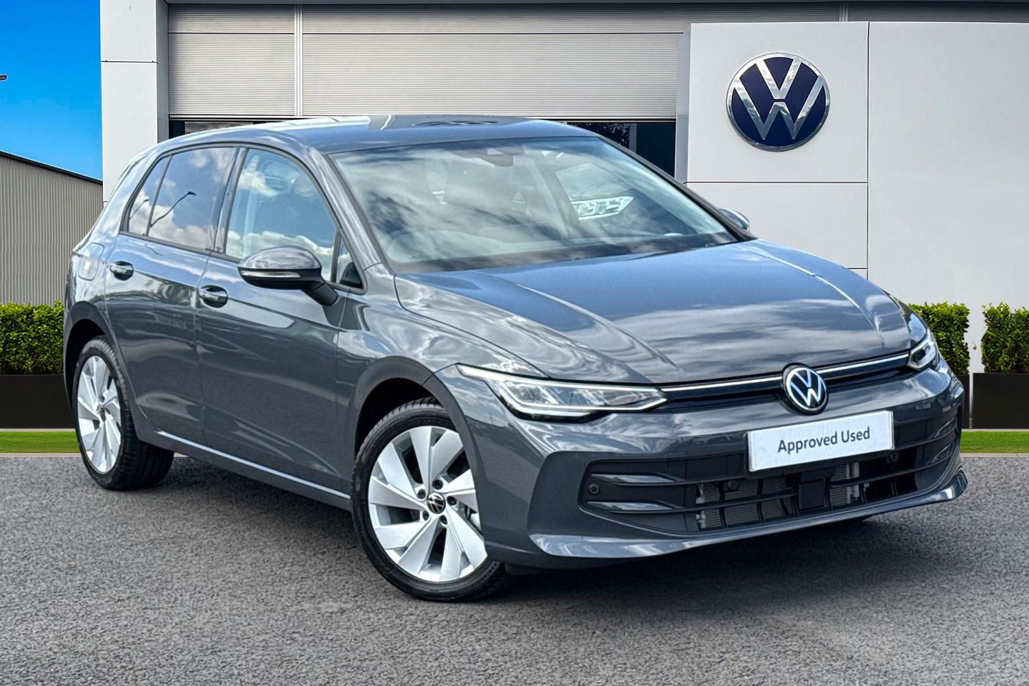 Main listing image - Volkswagen Golf