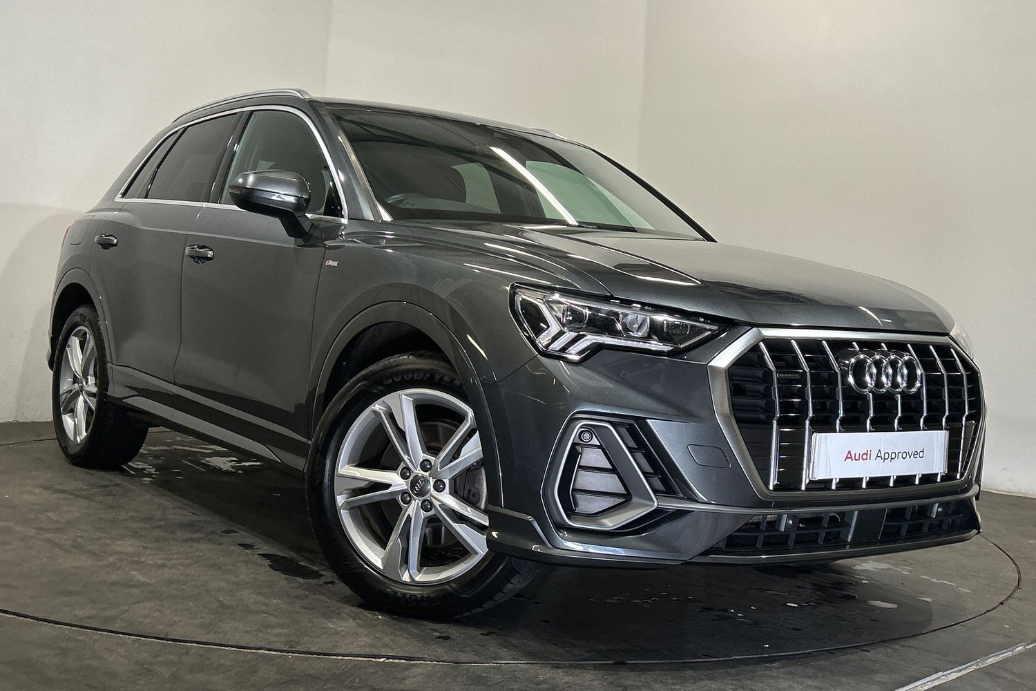 Main listing image - Audi Q3