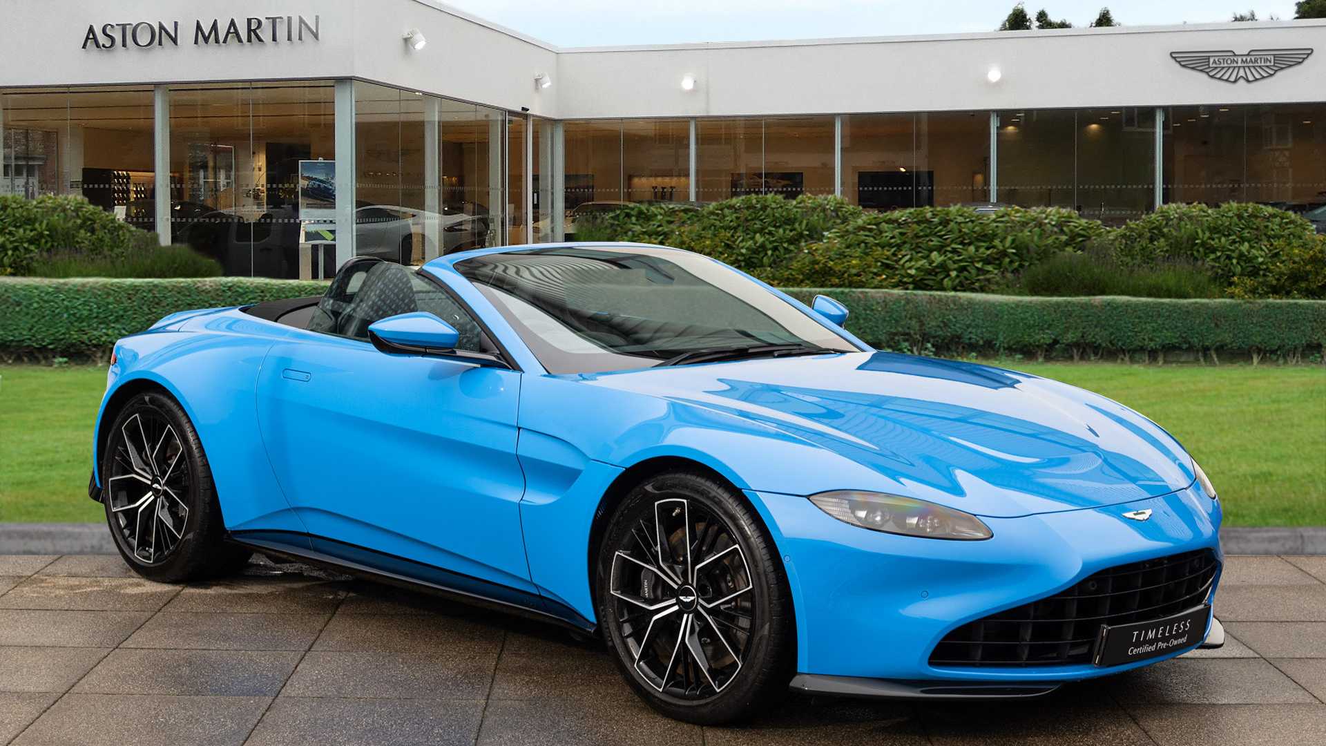 Main listing image - Aston Martin Vantage