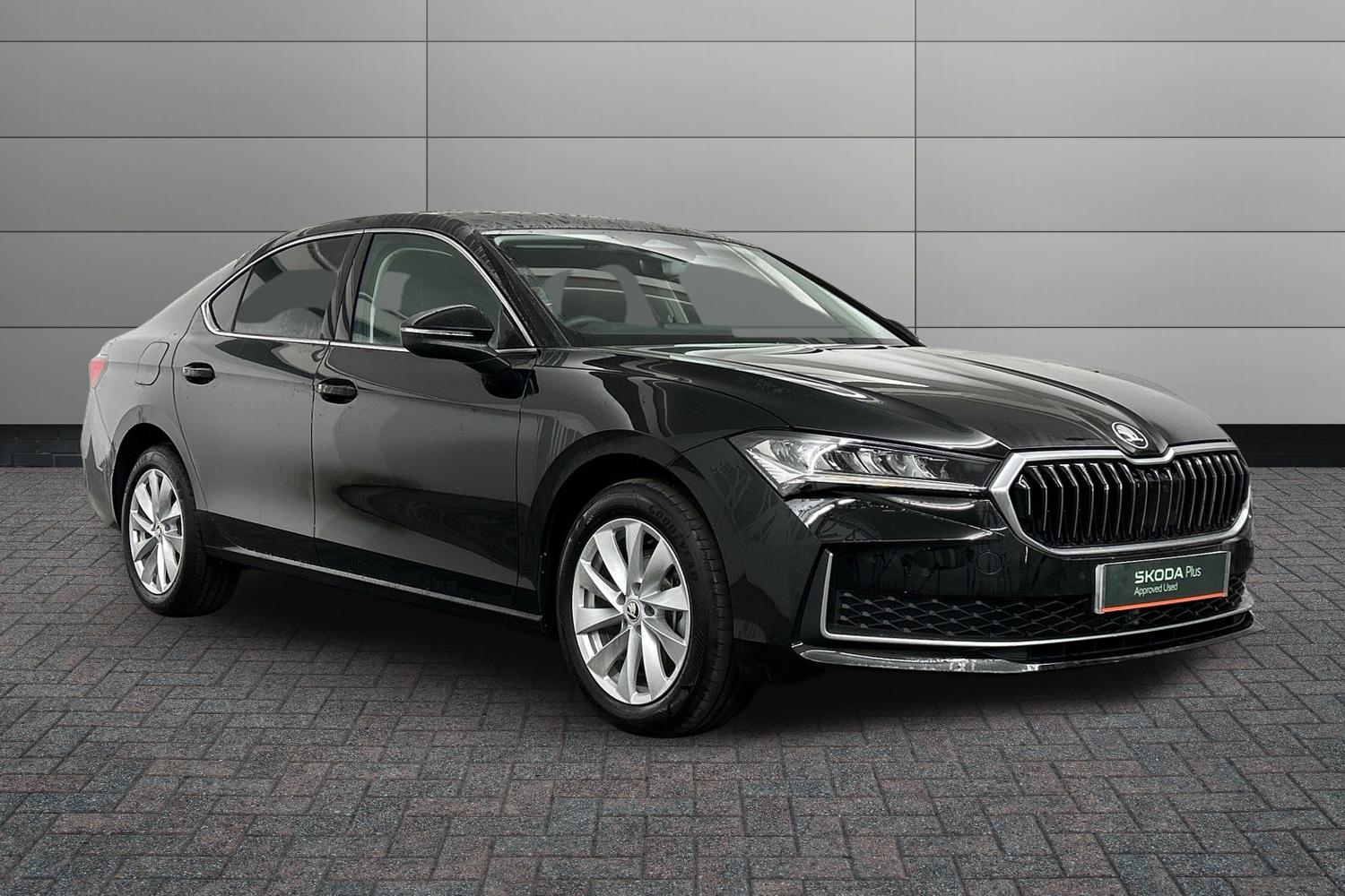 Main listing image - Skoda Superb