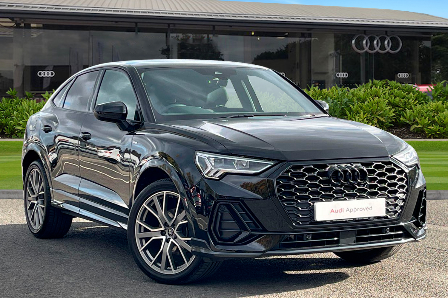 Main listing image - Audi Q3